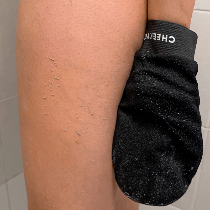 CheekyGlo Exfoliating Glove - CHEEKYGLO
